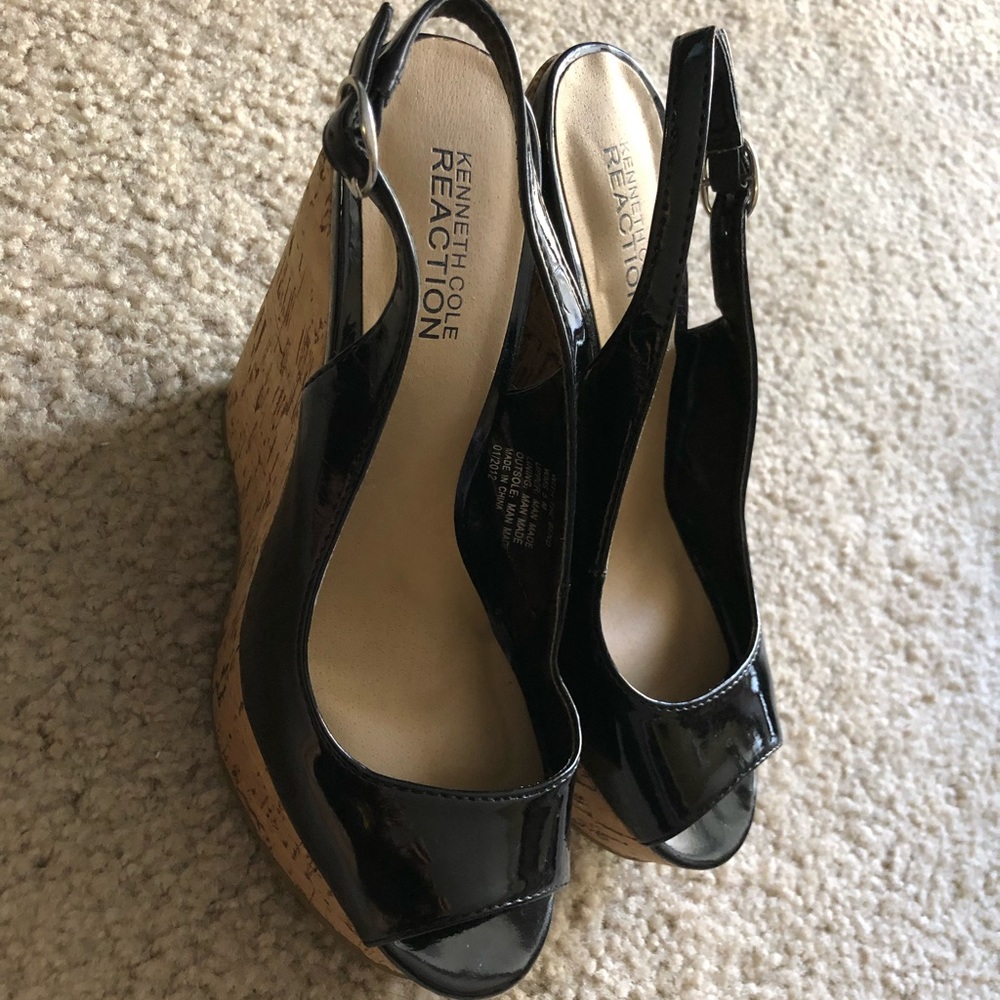 Kenneth Cole Patent Open-toe sling Wedge